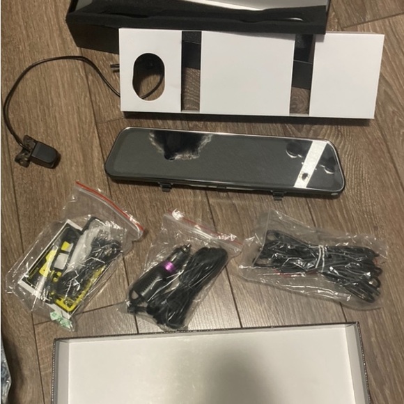 Toguard 5 inch FHD rearview mirror dashcam/backup camera - Picture 5 of 6